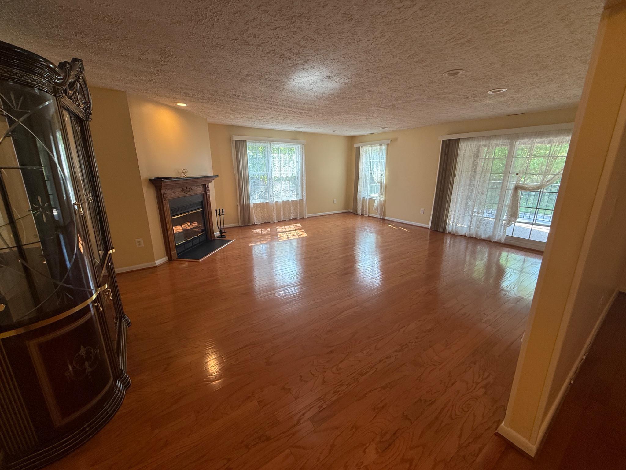 2101 Woodbox Lane, Unit B Baltimore, MD 21209 - Photo 6 of 21 Living room / Dining Room