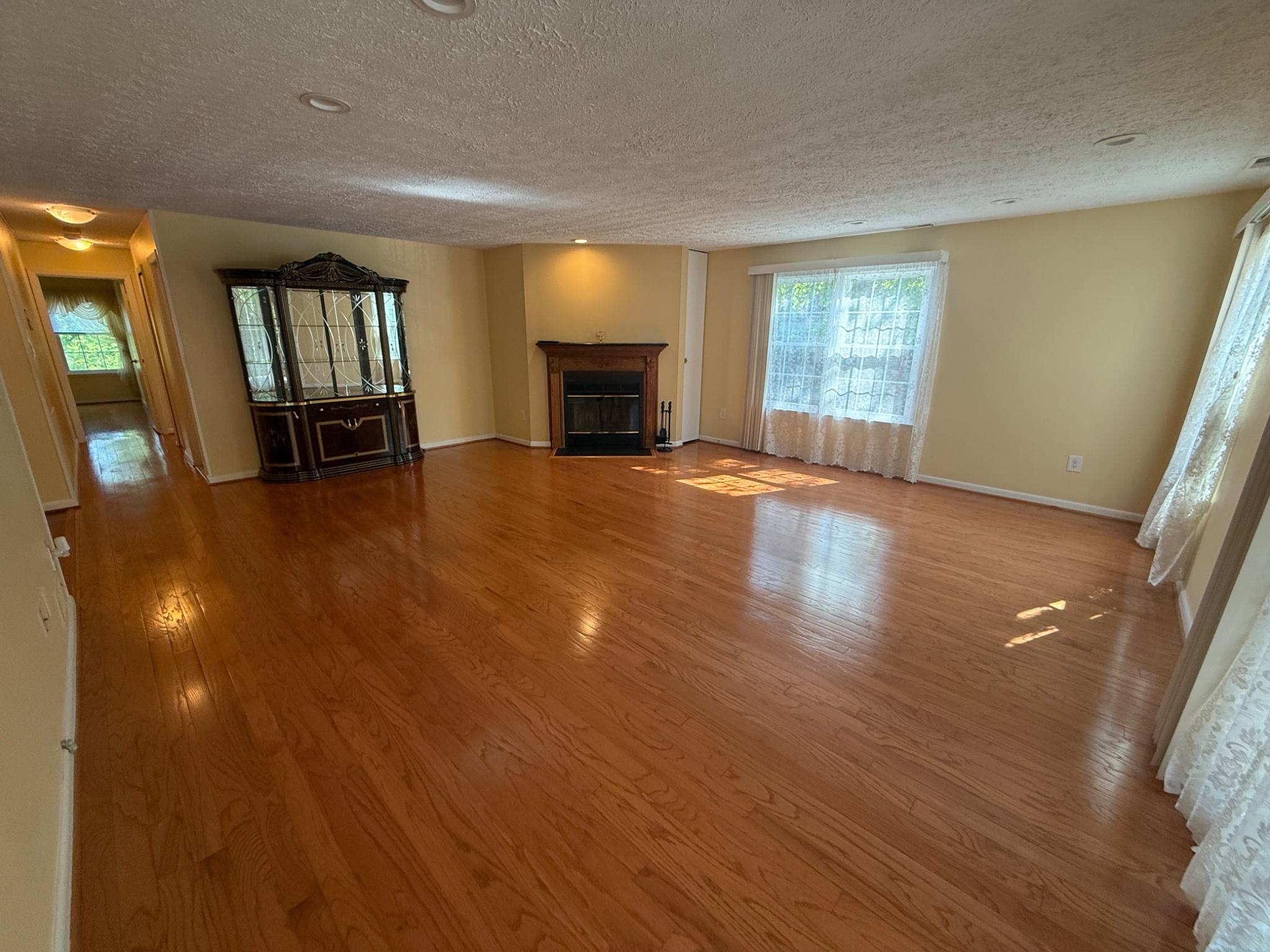 2101 Woodbox Lane, Unit B Baltimore, MD 21209 - Photo 10 of 21 Living room / Dining room