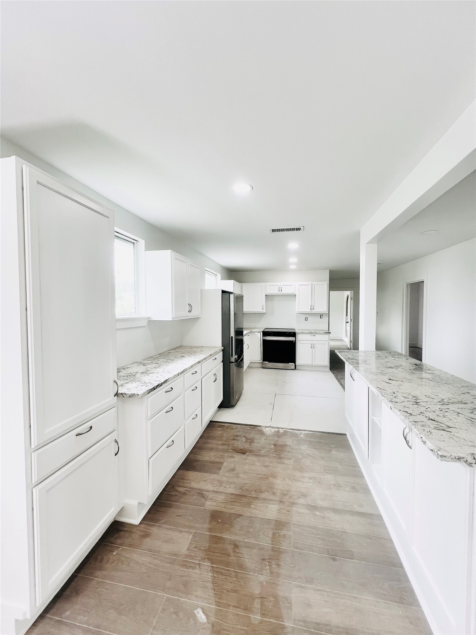 1713 Winter Street Houston, TX 77007 - Photo 5 of 12