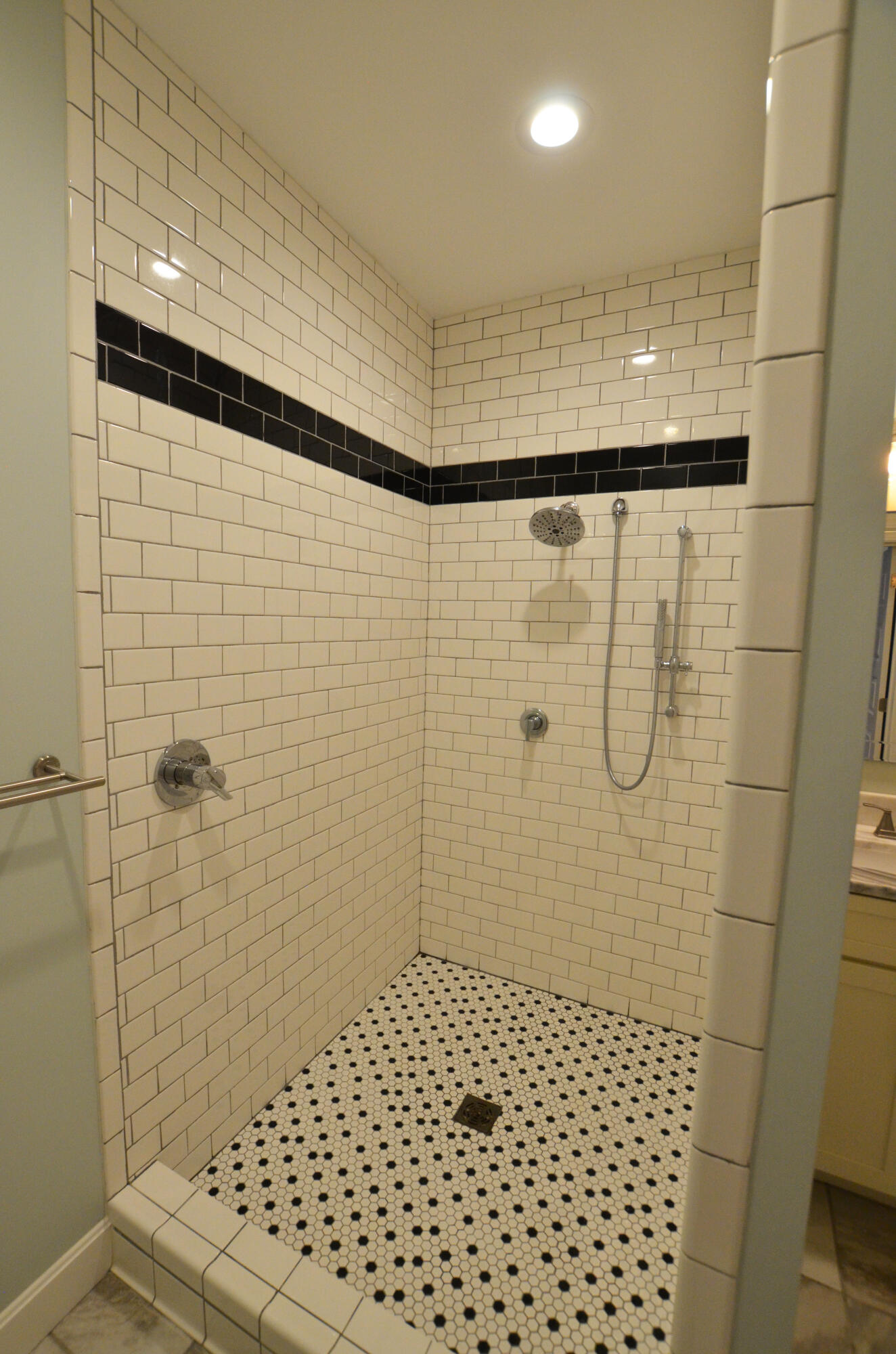 382 Opossum Run Road Irvine, KY 40336 - Photo 31 of 75 4x5 tiled walk-in shower!