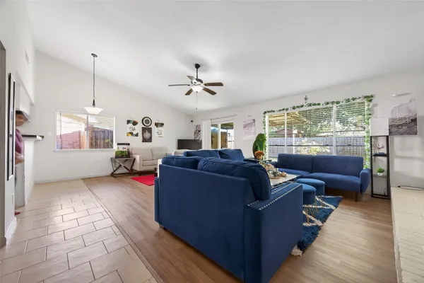 $2,400 | 10423 Permian Drive, Sugar Land, TX 77498