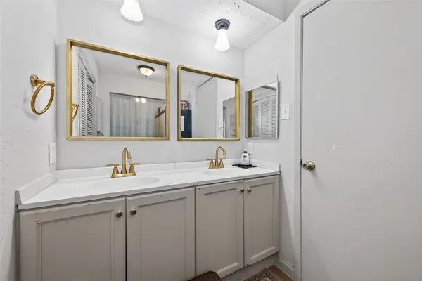 $2,000 | 10423 Permian Drive, Sugar Land, TX 77498