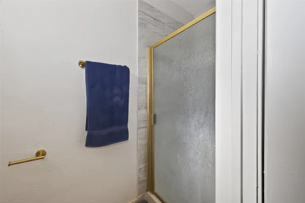 $2,000 | 10423 Permian Drive, Sugar Land, TX 77498