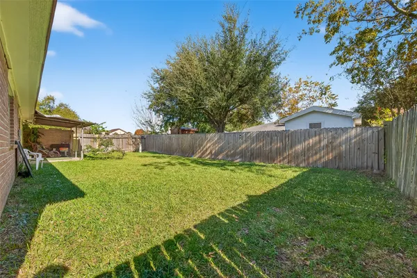 $2,000 | 10423 Permian Drive, Sugar Land, TX 77498