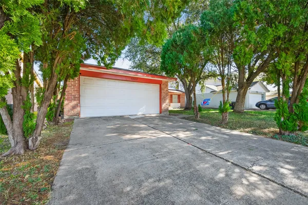 $2,000 | 10423 Permian Drive, Sugar Land, TX 77498