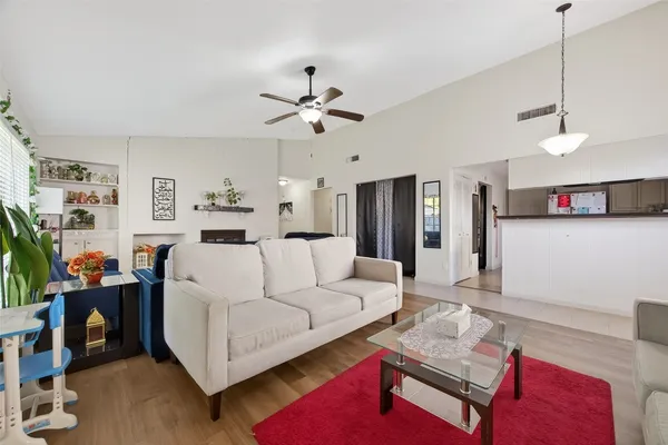 $2,000 | 10423 Permian Drive, Sugar Land, TX 77498