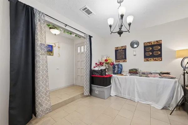 $2,000 | 10423 Permian Drive, Sugar Land, TX 77498