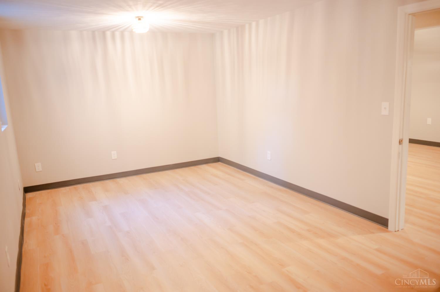 1094 Pamela Road Cincinnati, OH 45255 - Photo 28 of 40 Gallery Image 28