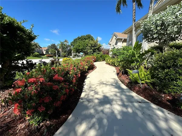 $4,300 | 4727 Spinnaker Drive, Bradenton, FL 34208