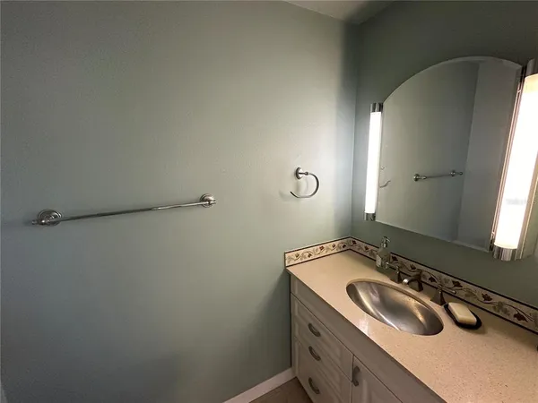 $4,300 | 4727 Spinnaker Drive, Bradenton, FL 34208