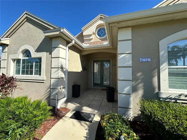 $4,300 | 4727 Spinnaker Drive, Bradenton, FL 34208