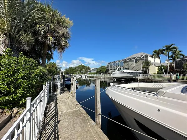 $4,300 | 4727 Spinnaker Drive, Bradenton, FL 34208