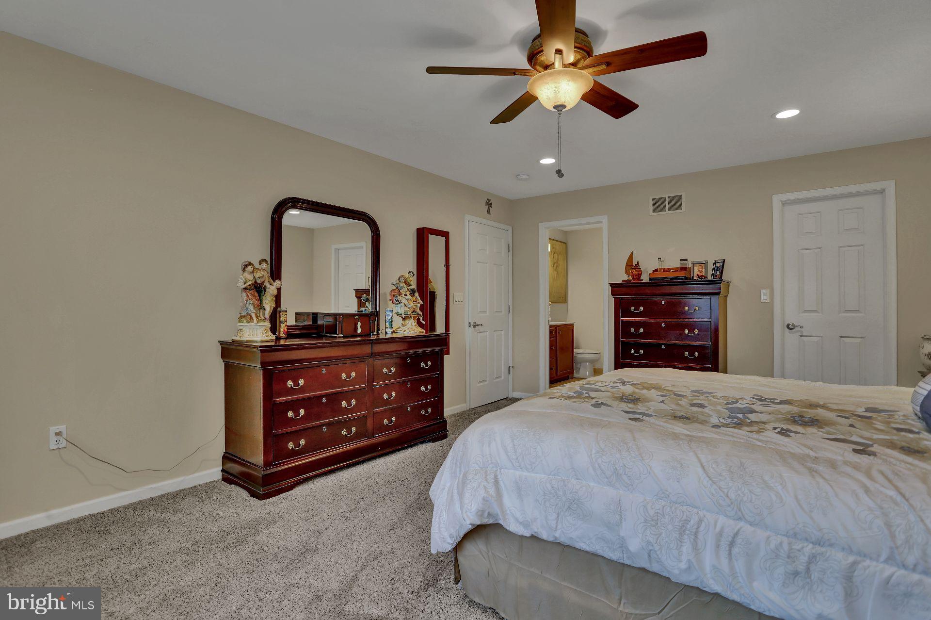 240 Krocks Road Allentown, PA 18104 - Photo 7 of 39 Gallery Image 7