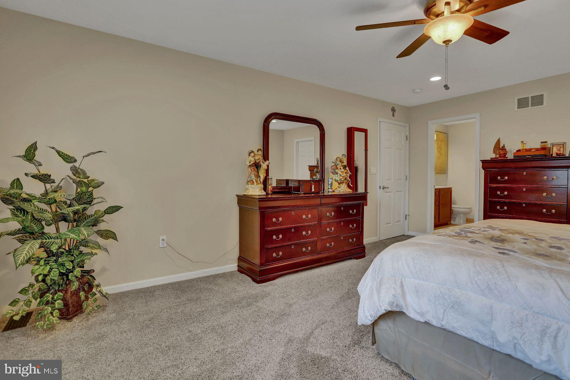 240 Krocks Road Allentown, PA 18104 - Photo 8 of 39 Gallery Image 8