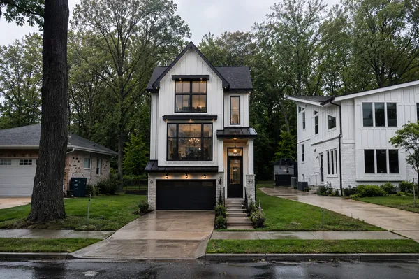$299,888 | 910 North Brainard Avenue, La Grange Park, IL 60526