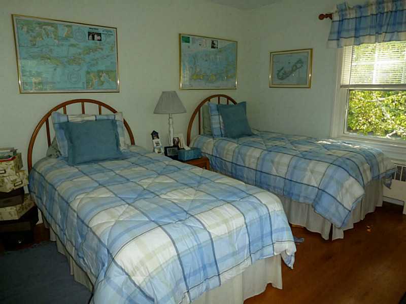 100 Rumstick Road Barrington, RI 02806 - Photo 17 of 20 Bedroom.