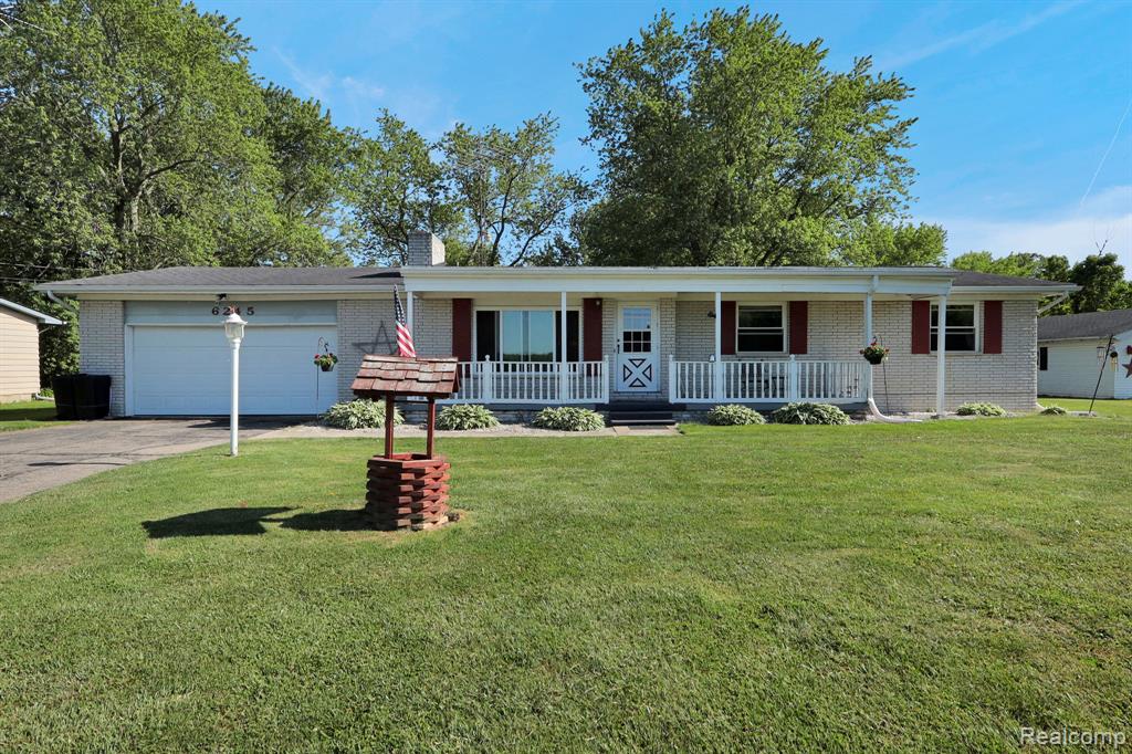 6245 Coldwater Road Flushing, MI 48433 - Photo 2 of 31