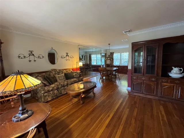 $760,000 | 3203 Poplar Place, Wantagh, NY 11793