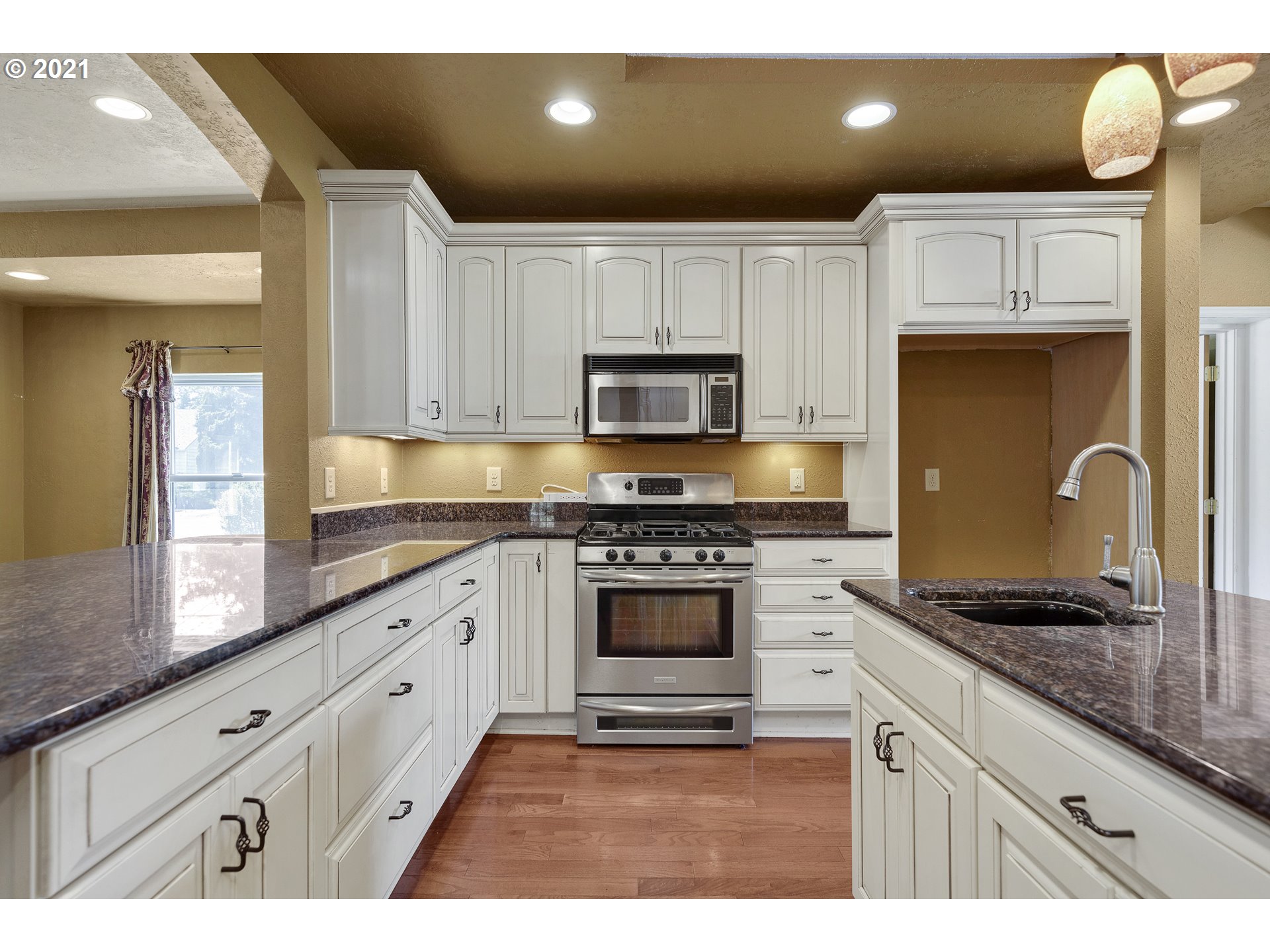 286 Southwest Oak Street Dallas, OR 97338 - Photo 11 of 30 Gallery Image 11
