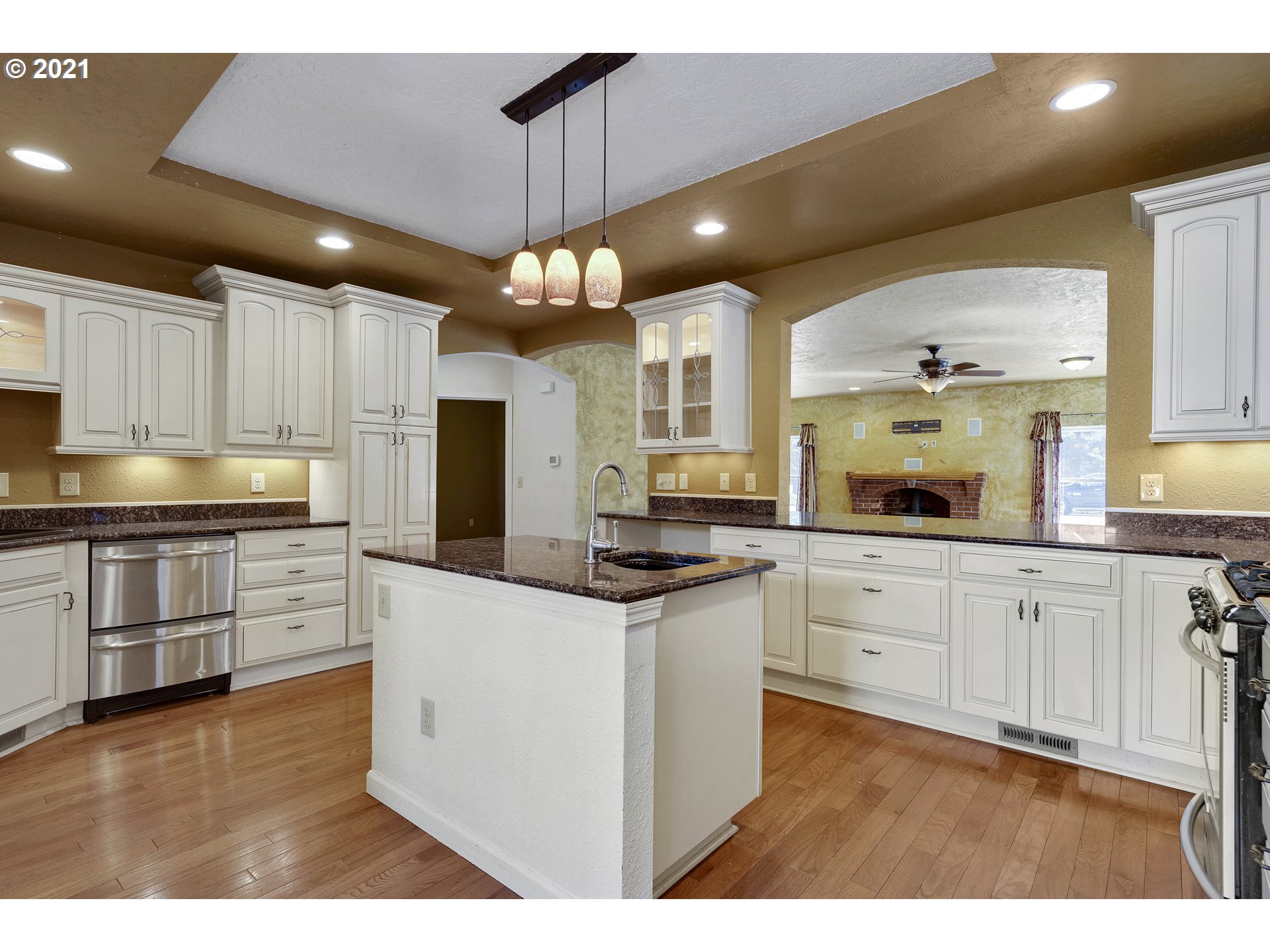 286 Southwest Oak Street Dallas, OR 97338 - Photo 13 of 30 Gallery Image 13