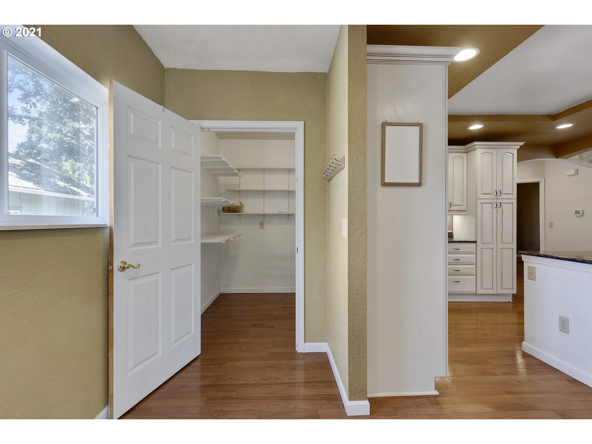 286 Southwest Oak Street Dallas, OR 97338 - Photo 14 of 30 Gallery Image 14