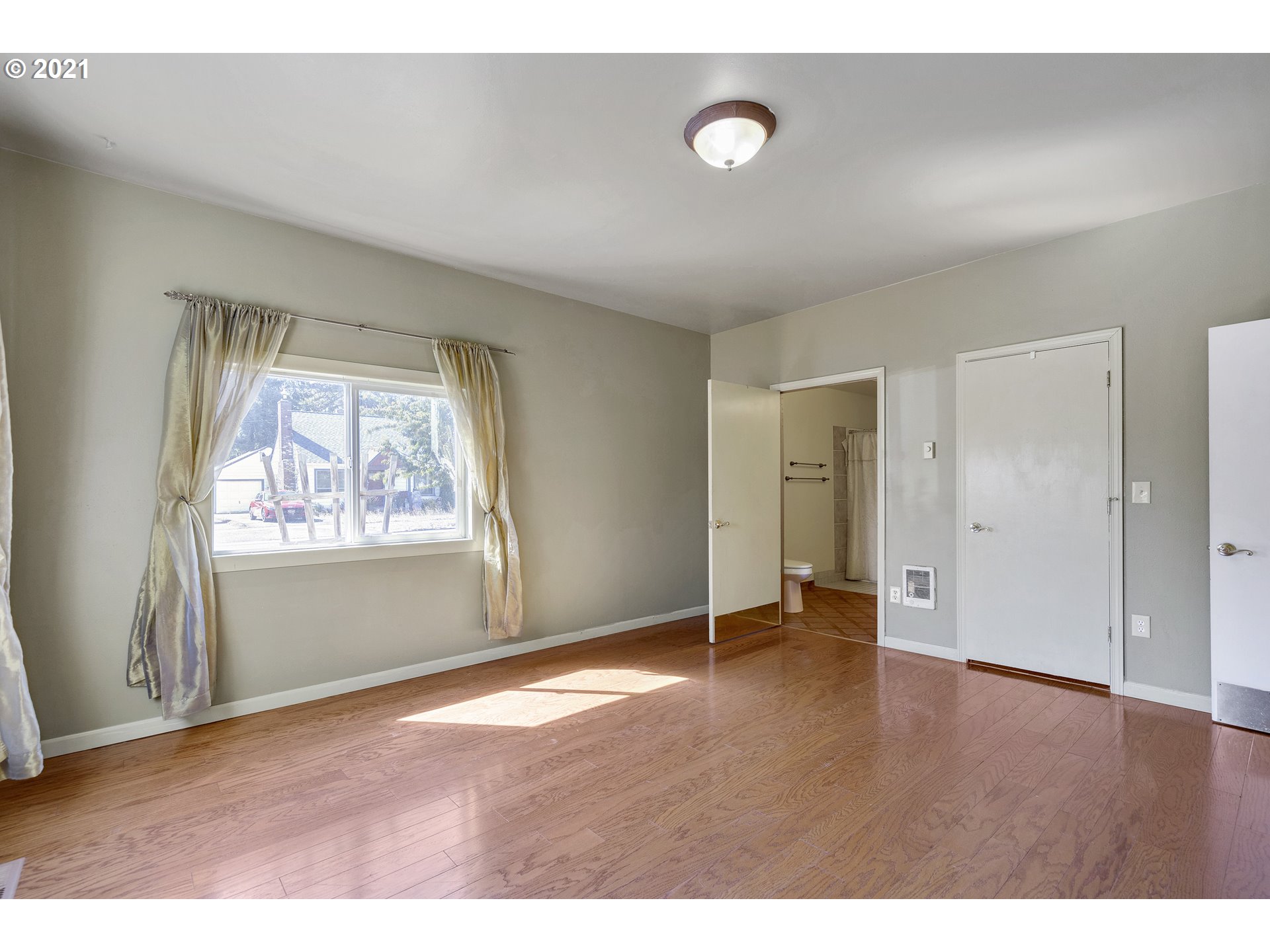 286 Southwest Oak Street Dallas, OR 97338 - Photo 16 of 30 Gallery Image 16