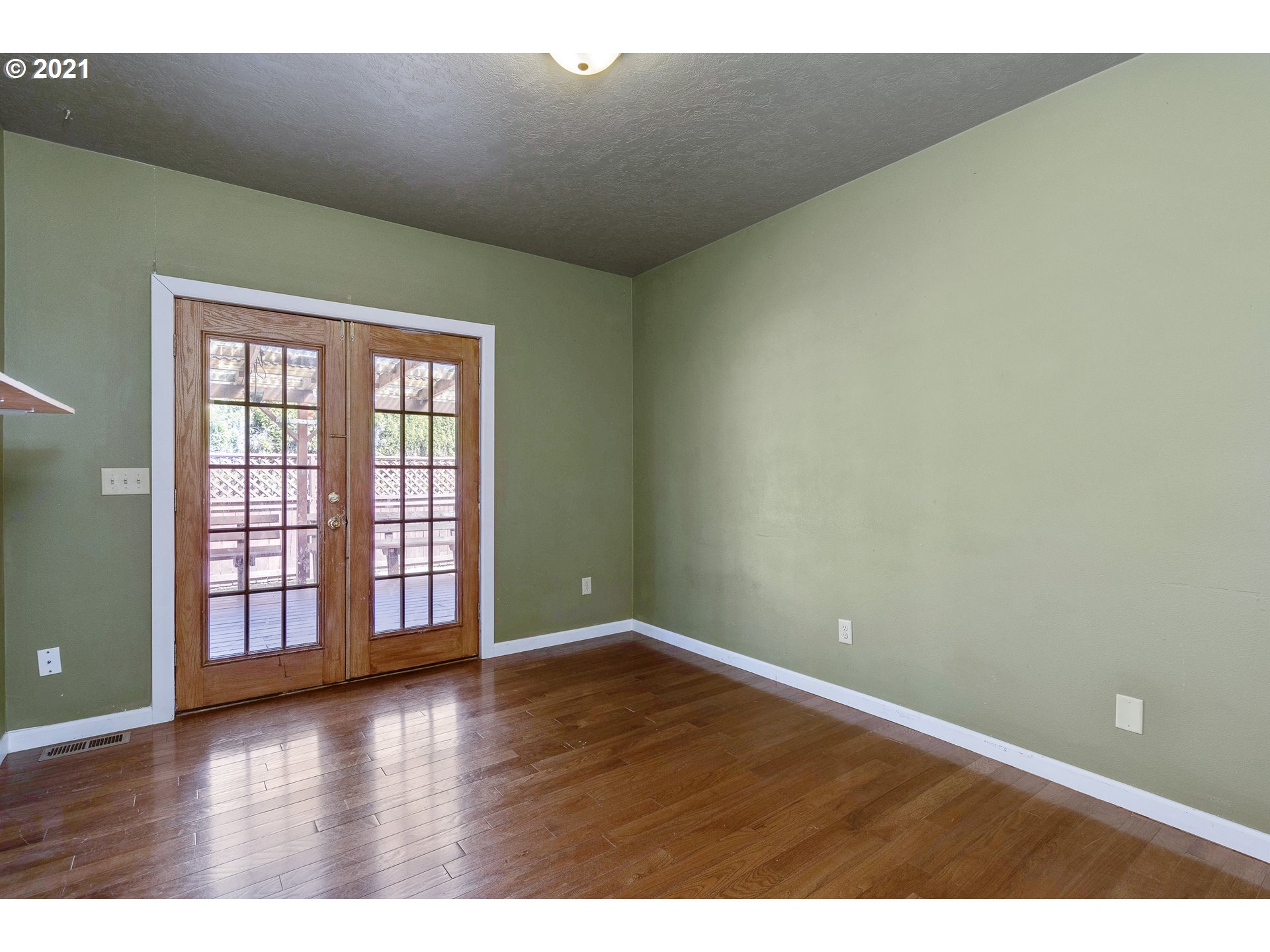 286 Southwest Oak Street Dallas, OR 97338 - Photo 19 of 30 Gallery Image 19
