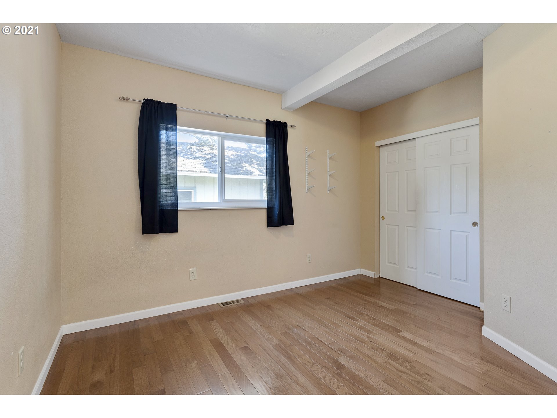 286 Southwest Oak Street Dallas, OR 97338 - Photo 22 of 30 Gallery Image 22