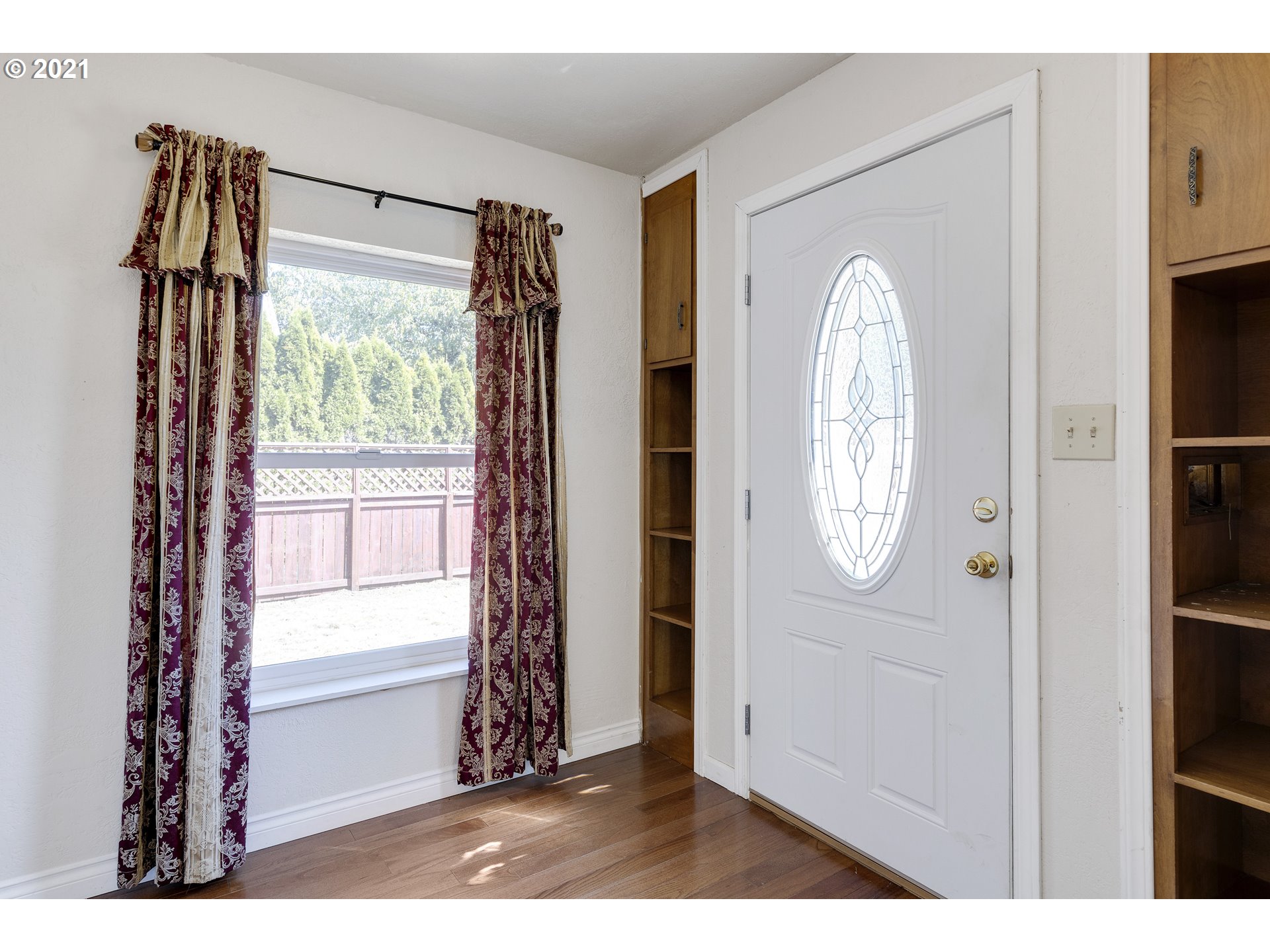 286 Southwest Oak Street Dallas, OR 97338 - Photo 6 of 30 Gallery Image 6