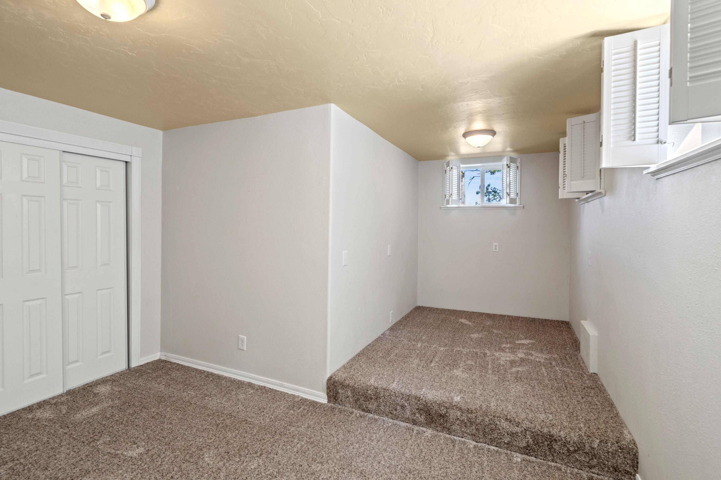 6397 Pioneer Road Medford, OR 97501 - Photo 31 of 44 Guest Bedroom 2