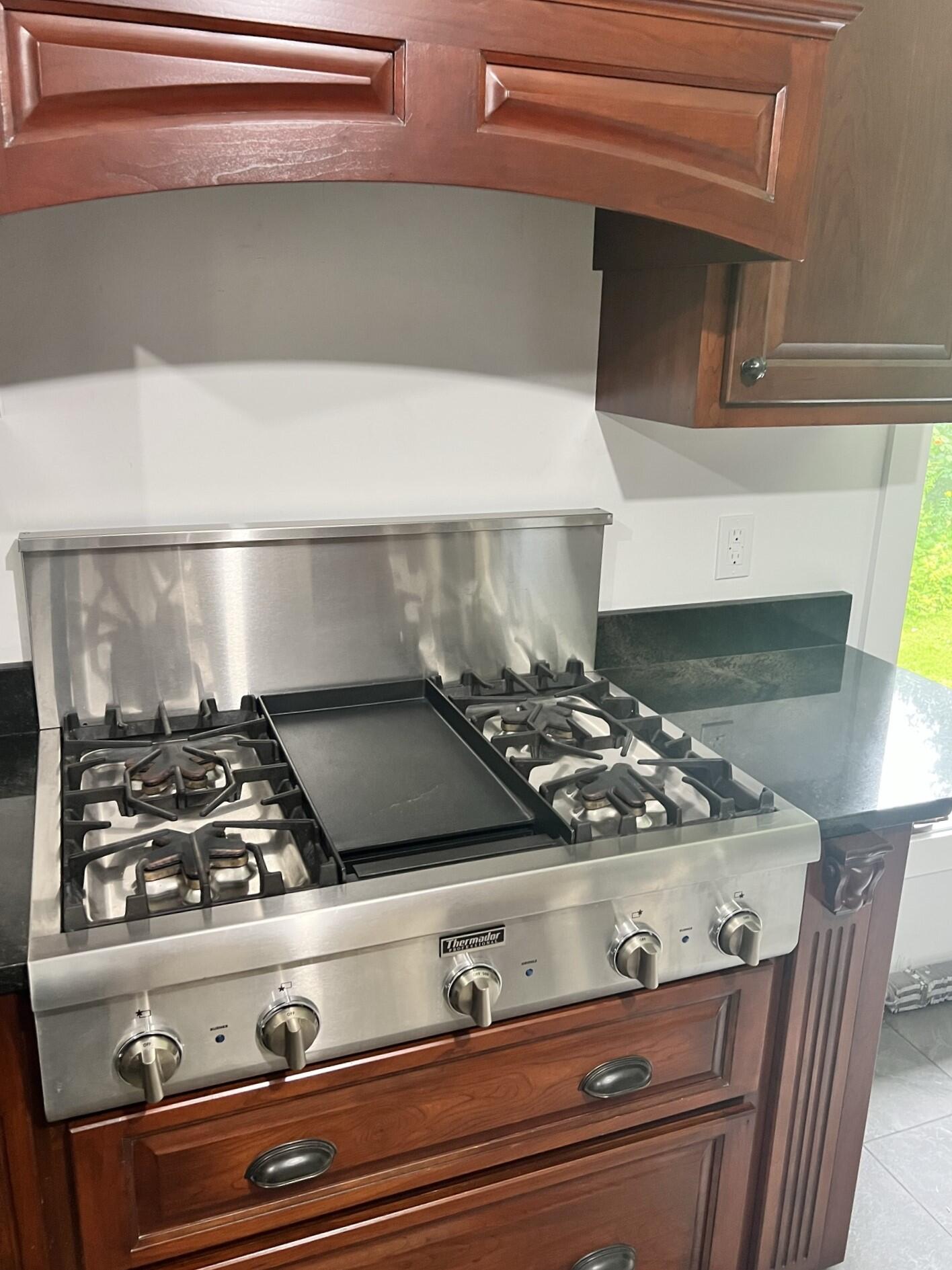 252 Parsons Road Presque Isle, ME 04769 - Photo 9 of 22 Gas cooktop