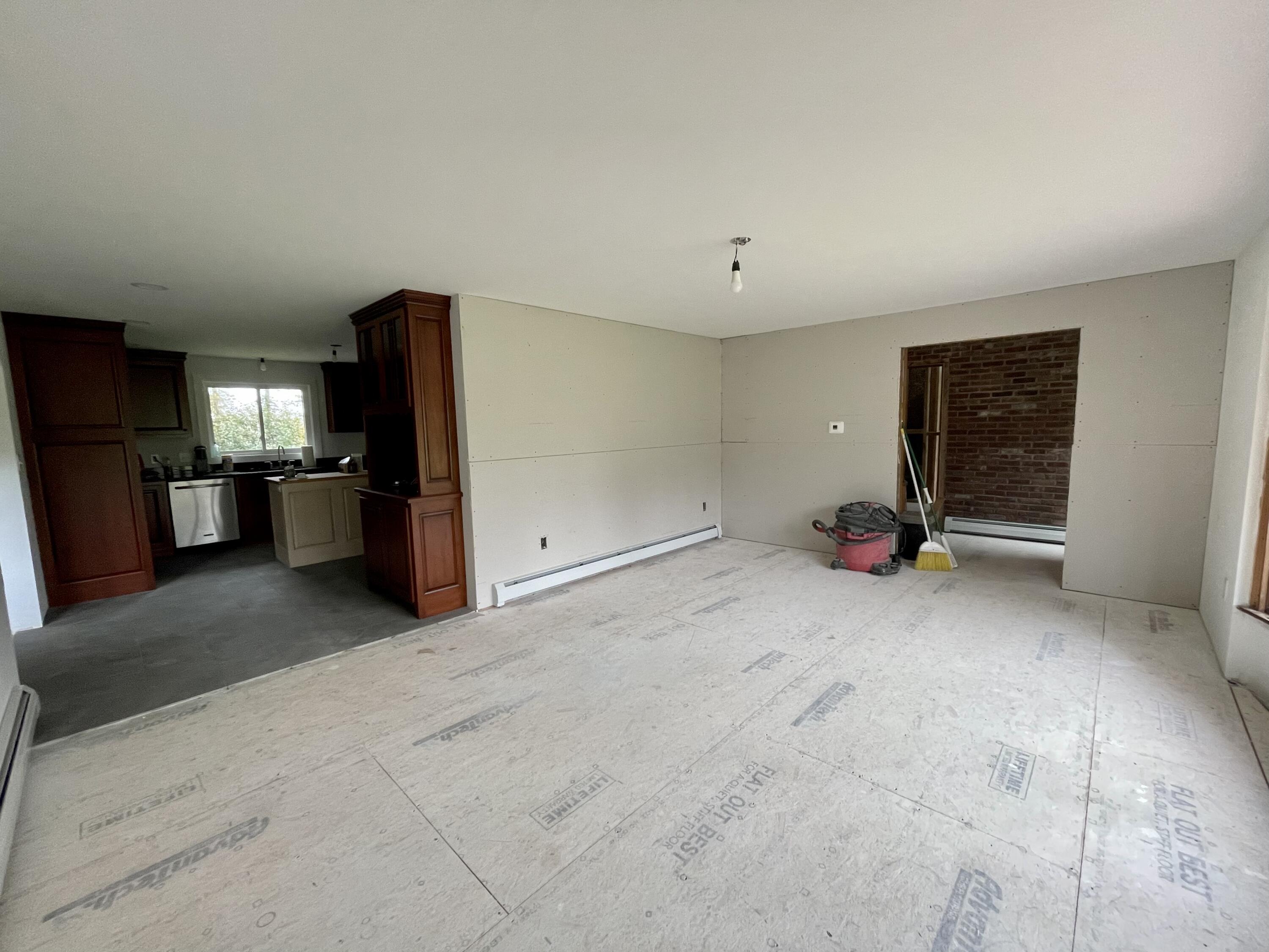 252 Parsons Road Presque Isle, ME 04769 - Photo 10 of 22 Livingroom