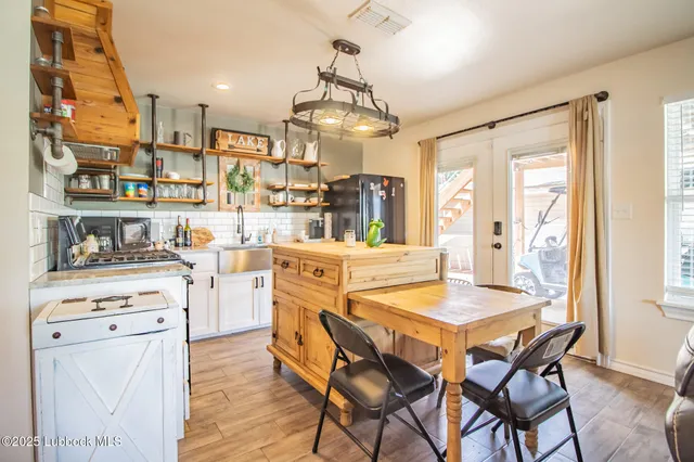 $474,000 | 119 Pony Express Trail, Lubbock, TX 79404