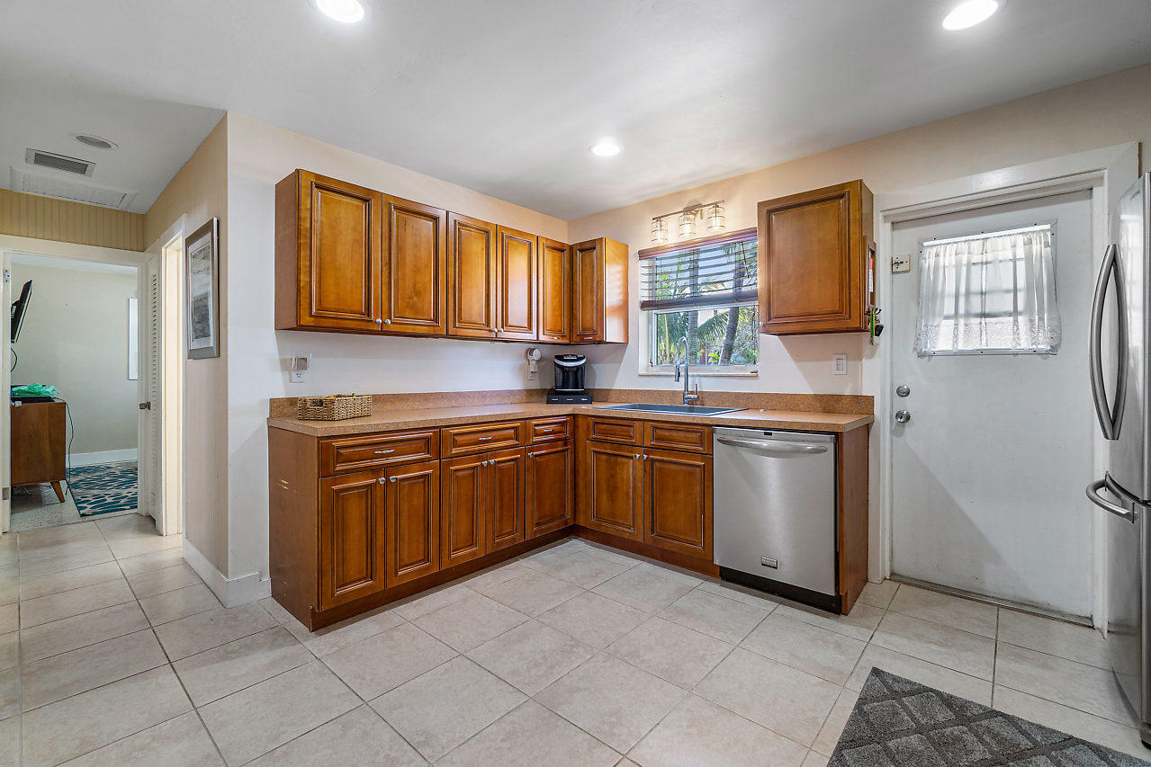1502 High Ridge Road Lake Worth Beach, FL 33461 - Photo 14 of 41 013-1502HighRidgeRd-LakeWorth-FL-small
