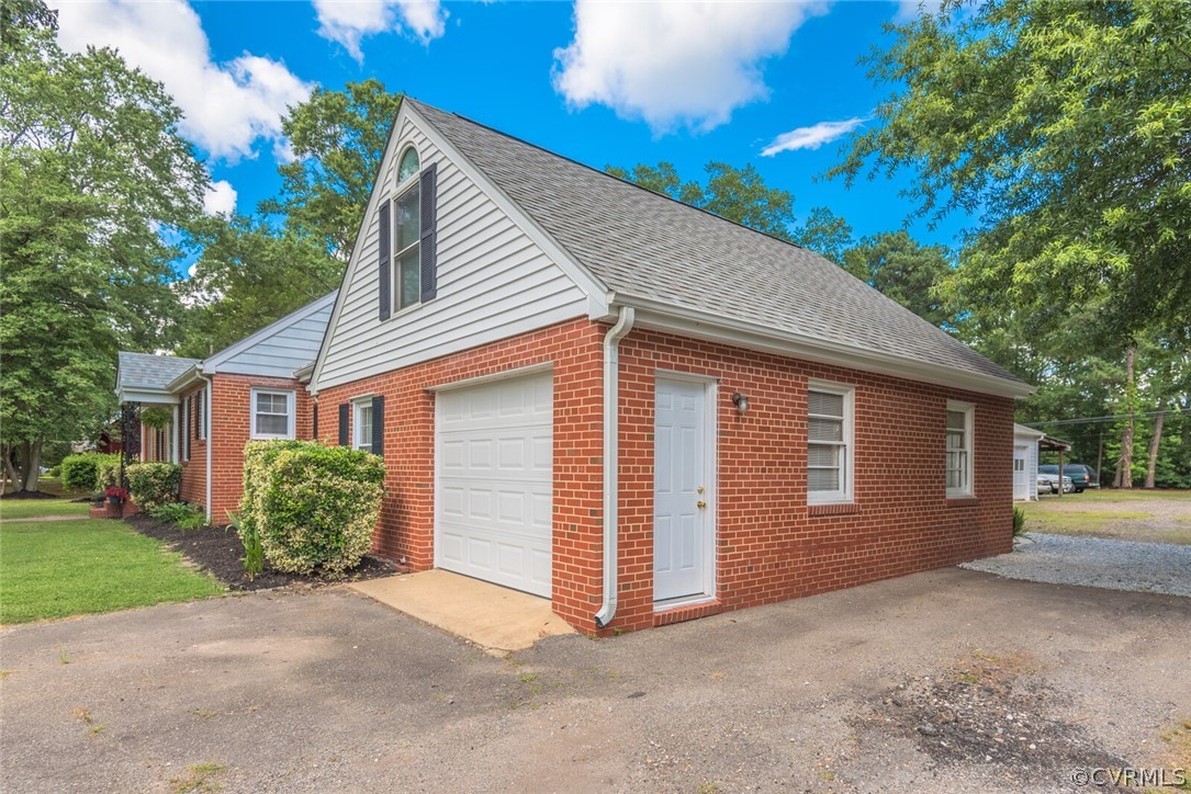 5201 Coxson Road Sandston, VA 23150 - Photo 5 of 46 Gallery Image 5