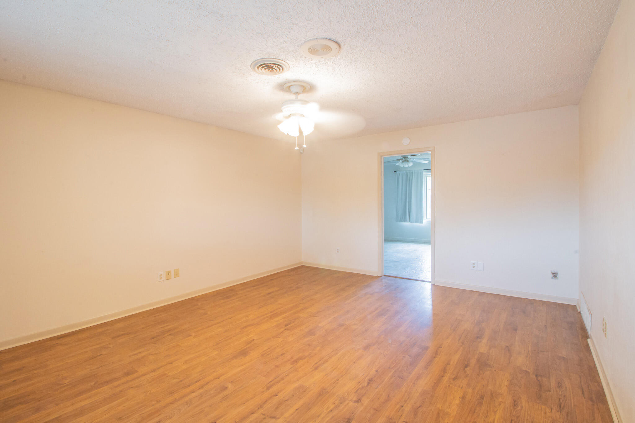 5016 15th Street Lubbock, TX 79416 - Photo 4 of 25 IMG_8034