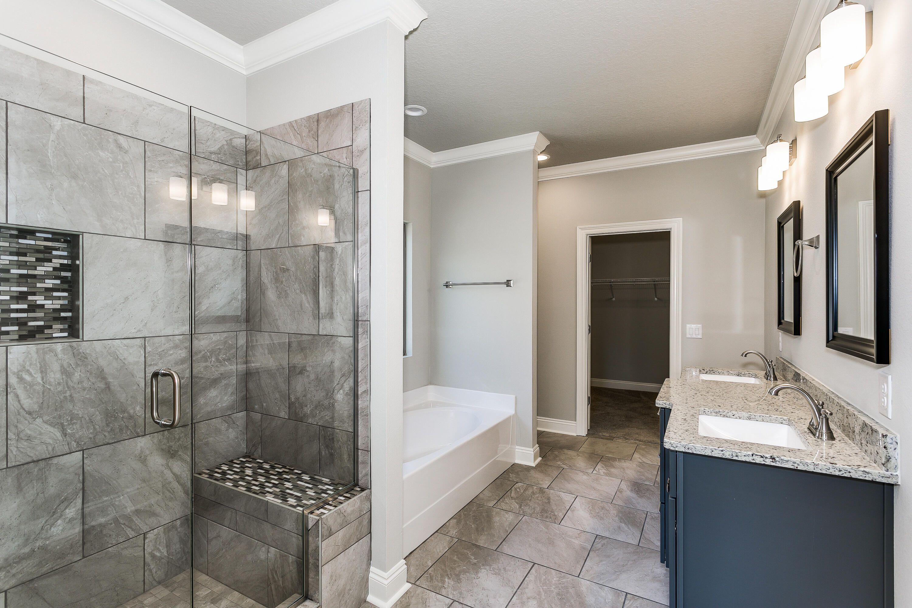 6707 Rocky Shores Road Milton, FL 32583 - Photo 23 of 44 Owner Bathroom