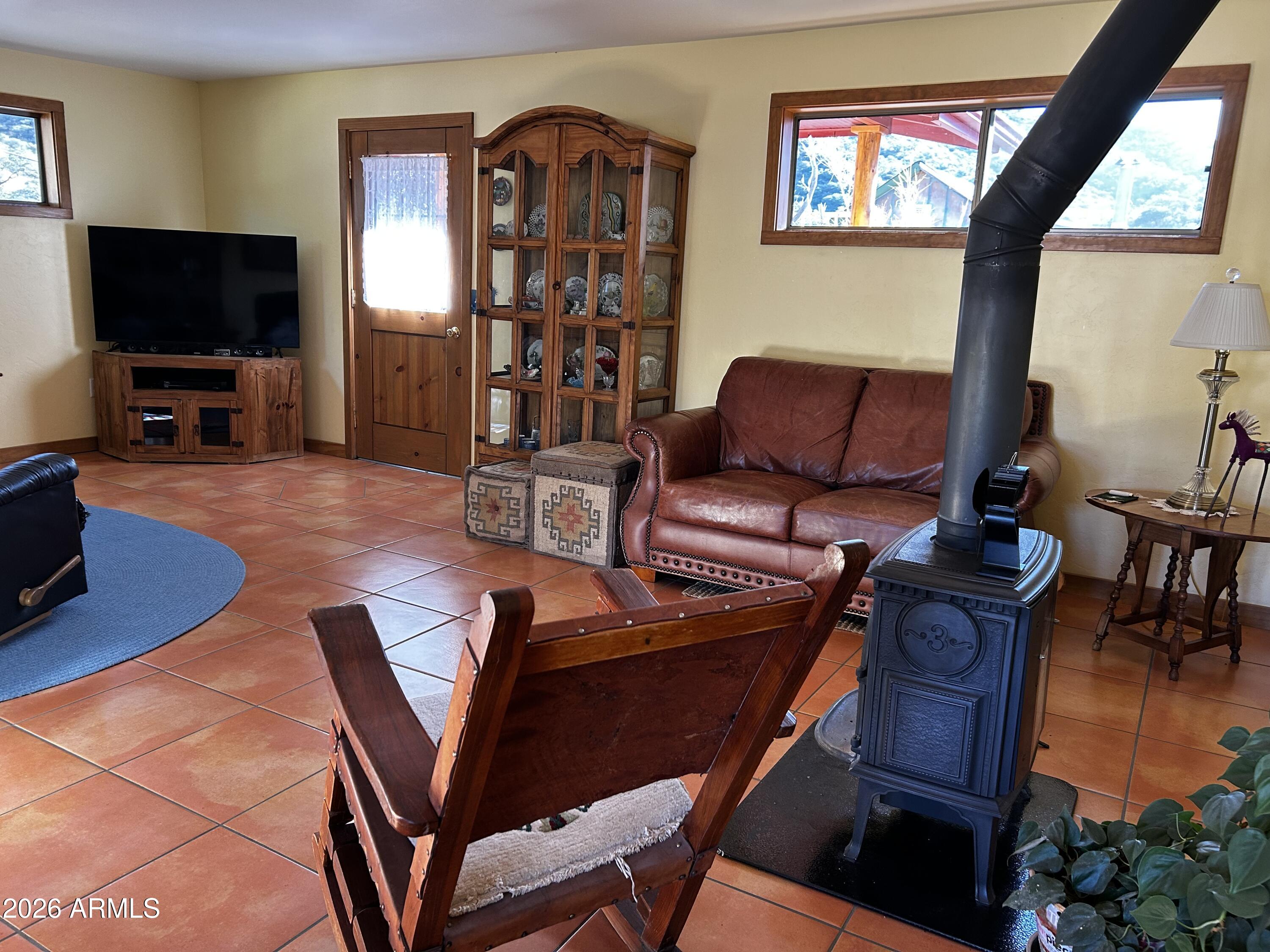 104 D Locklin Avenue Bisbee, AZ 85603 - Photo 4 of 42 4) 67531-6989171e4e6b4