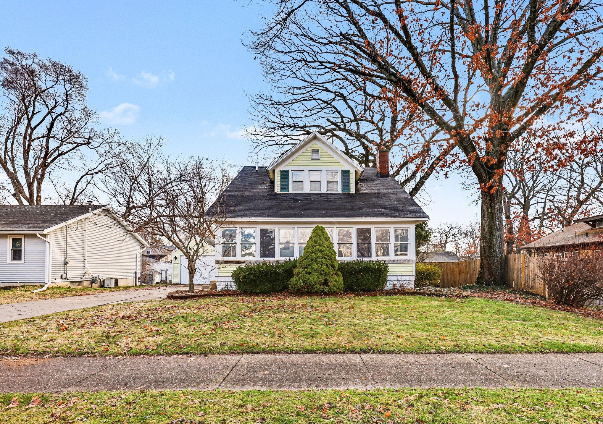 2520 Roys Avenue Southwest Wyoming, MI 49519 - Photo 1 of 32 2520 Roys Ave Wyoming, MI