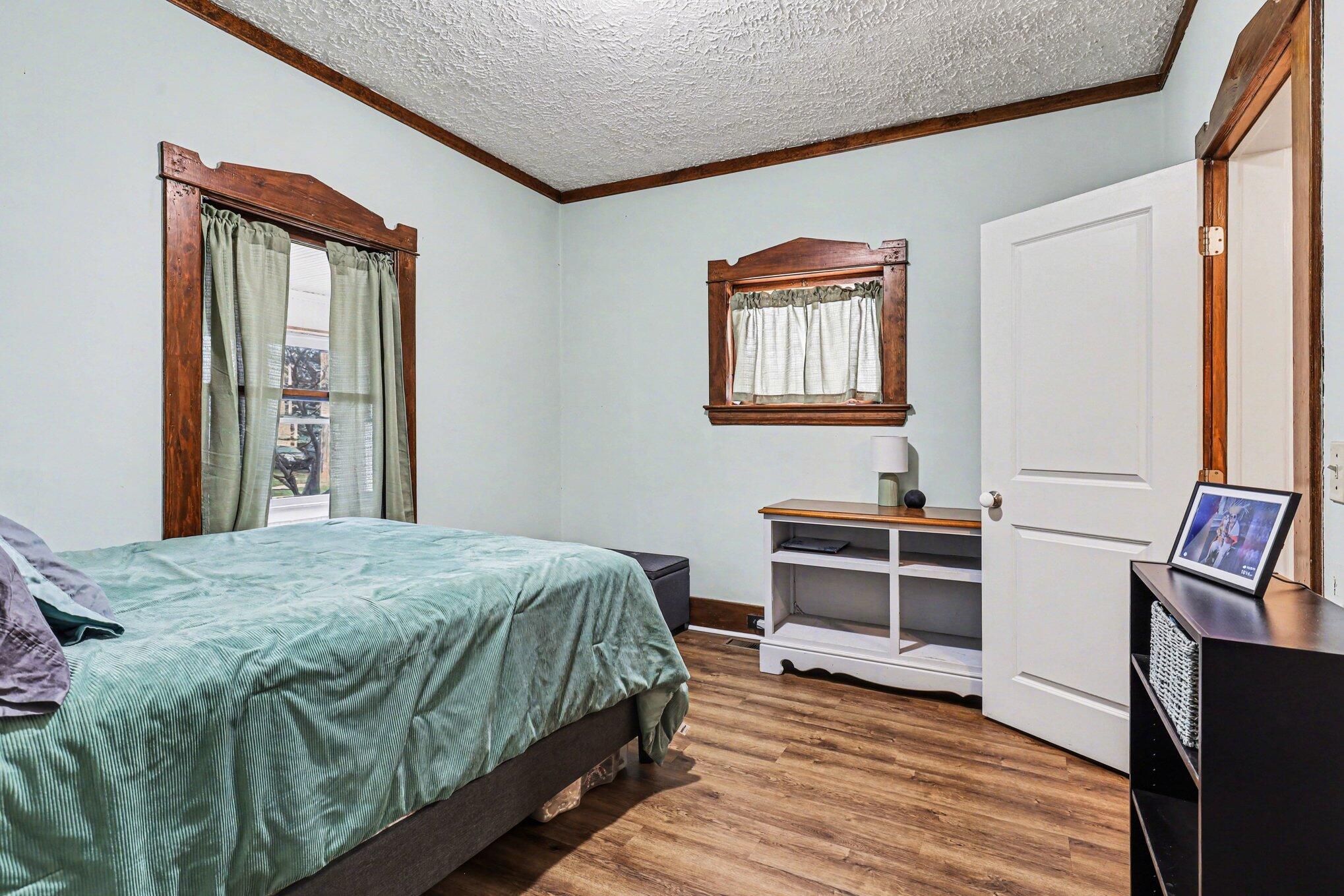 2520 Roys Avenue Southwest Wyoming, MI 49519 - Photo 13 of 32 Main Floor Bedroom