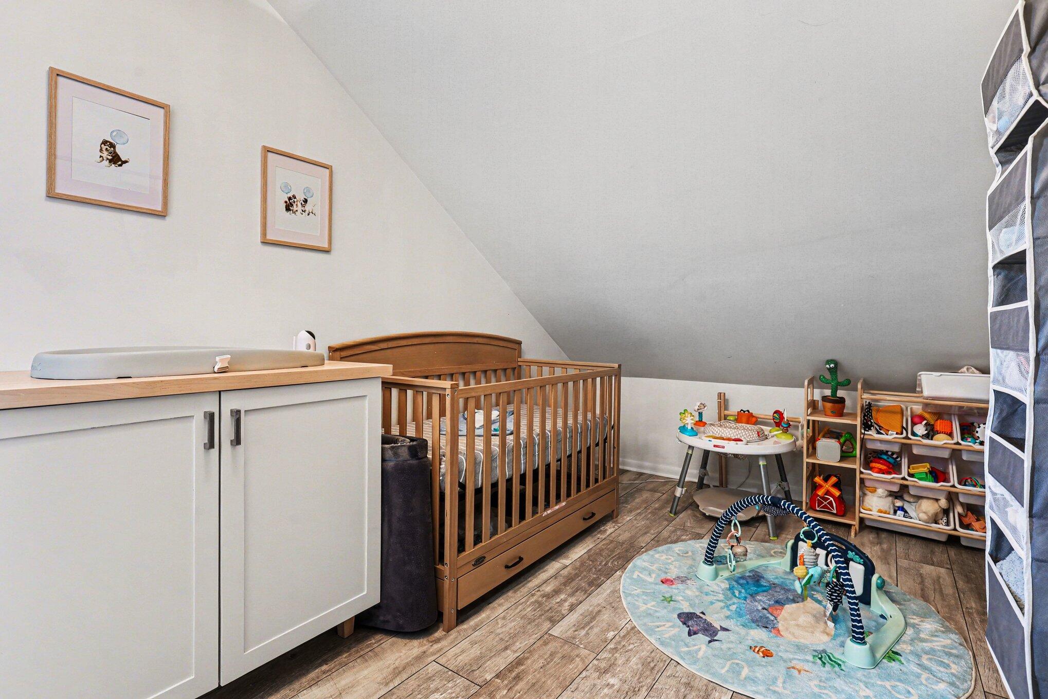 2520 Roys Avenue Southwest Wyoming, MI 49519 - Photo 19 of 32 Bedroom 4- Upper Level