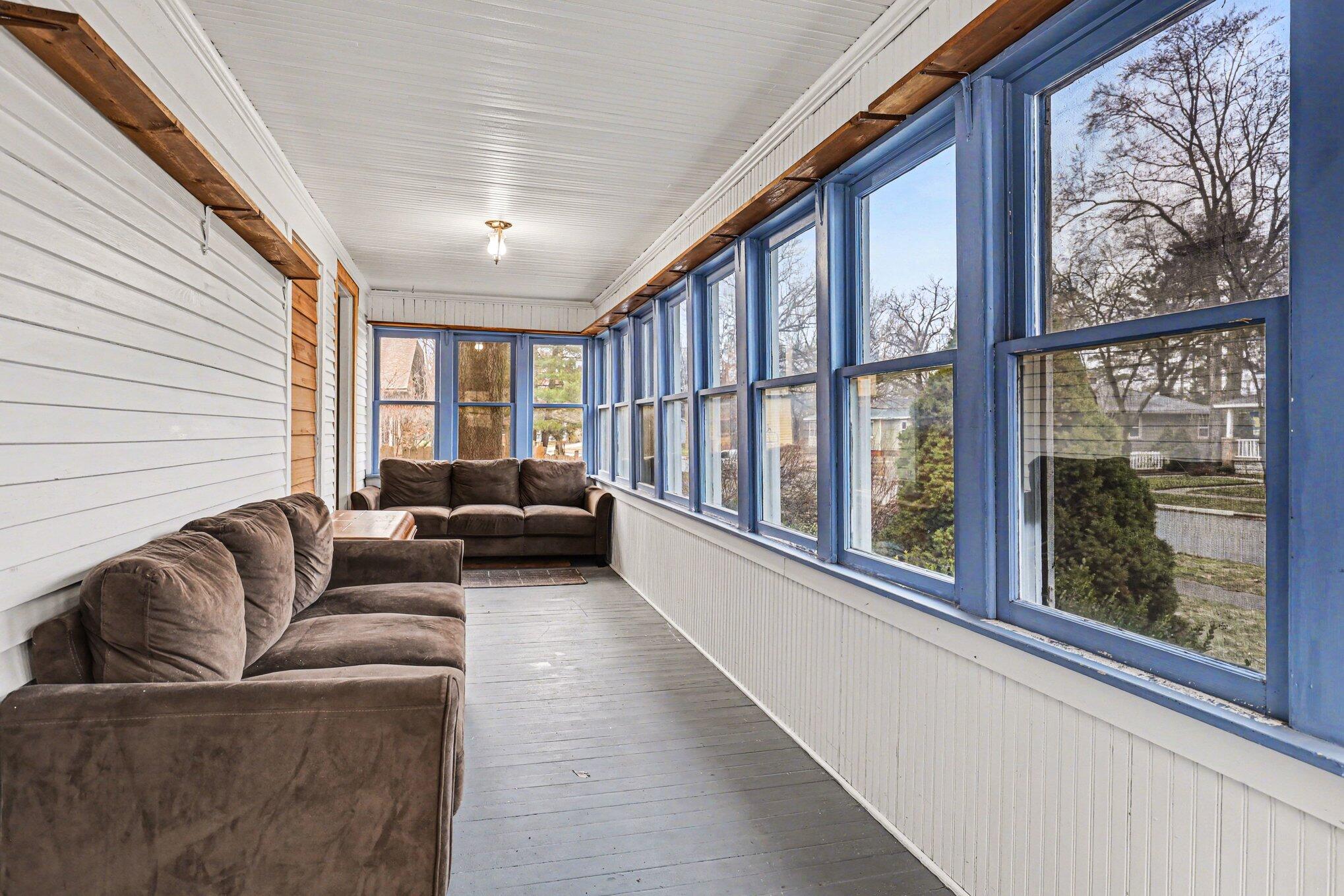 2520 Roys Avenue Southwest Wyoming, MI 49519 - Photo 3 of 32 Front Porch Welcome