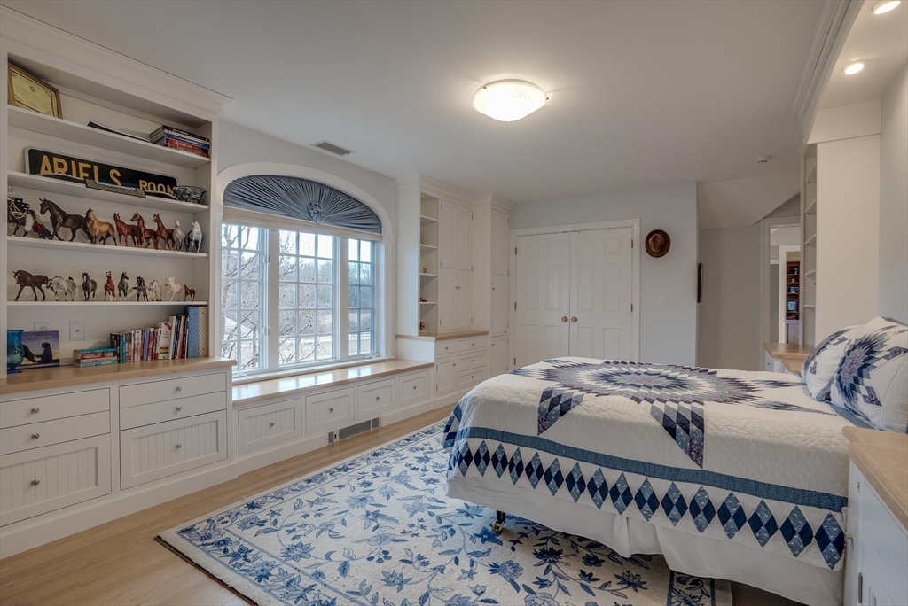 286 Shadyside Avenue Concord, MA 01742 - Photo 19 of 35 a bedroom with a bed and window