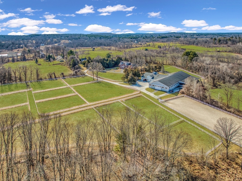 286 Shadyside Avenue Concord, MA 01742 - Photo 3 of 35 a view of a tennis court