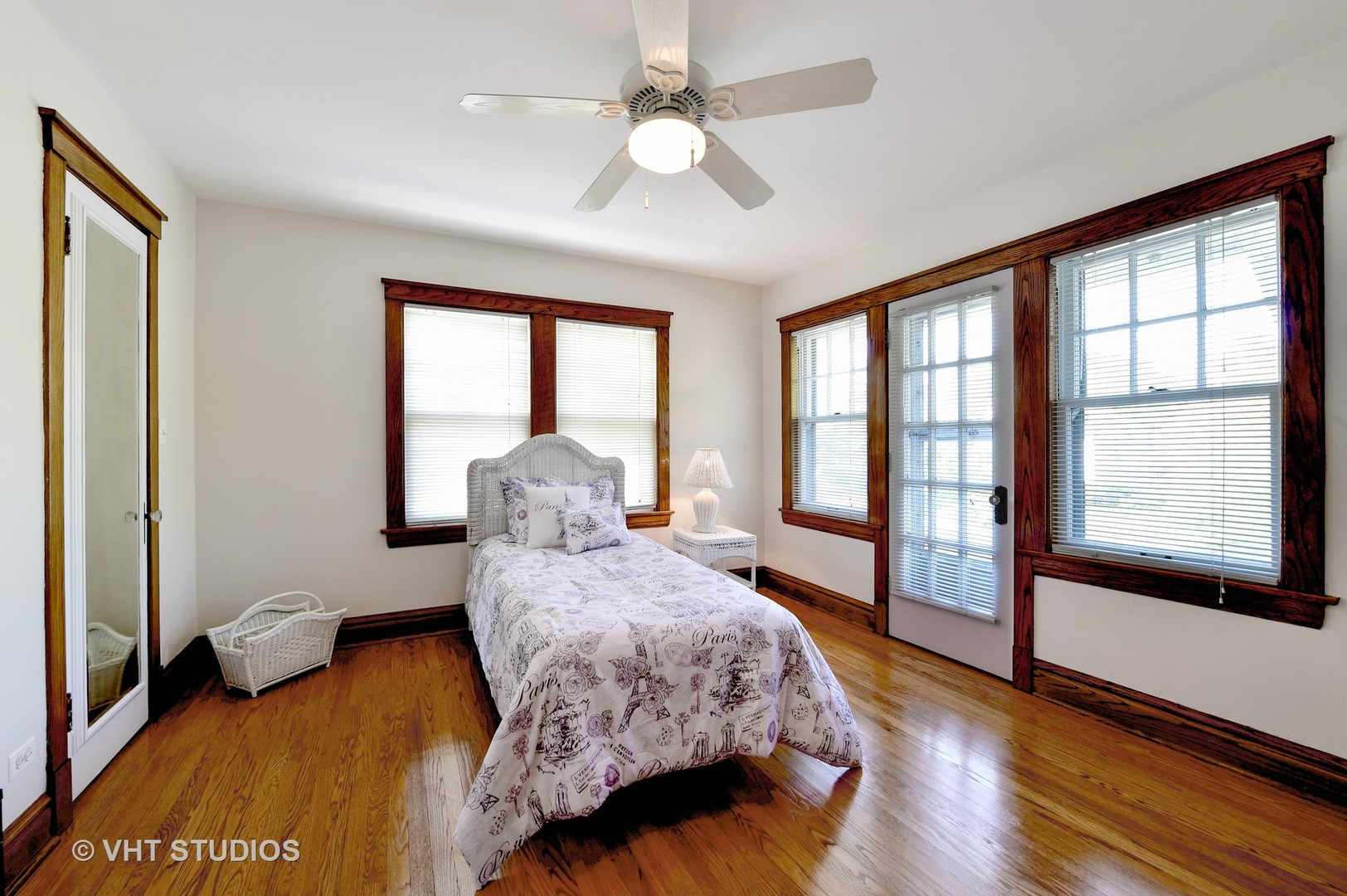 278 Northwood Road Riverside, IL 60546 - Photo 18 of 40