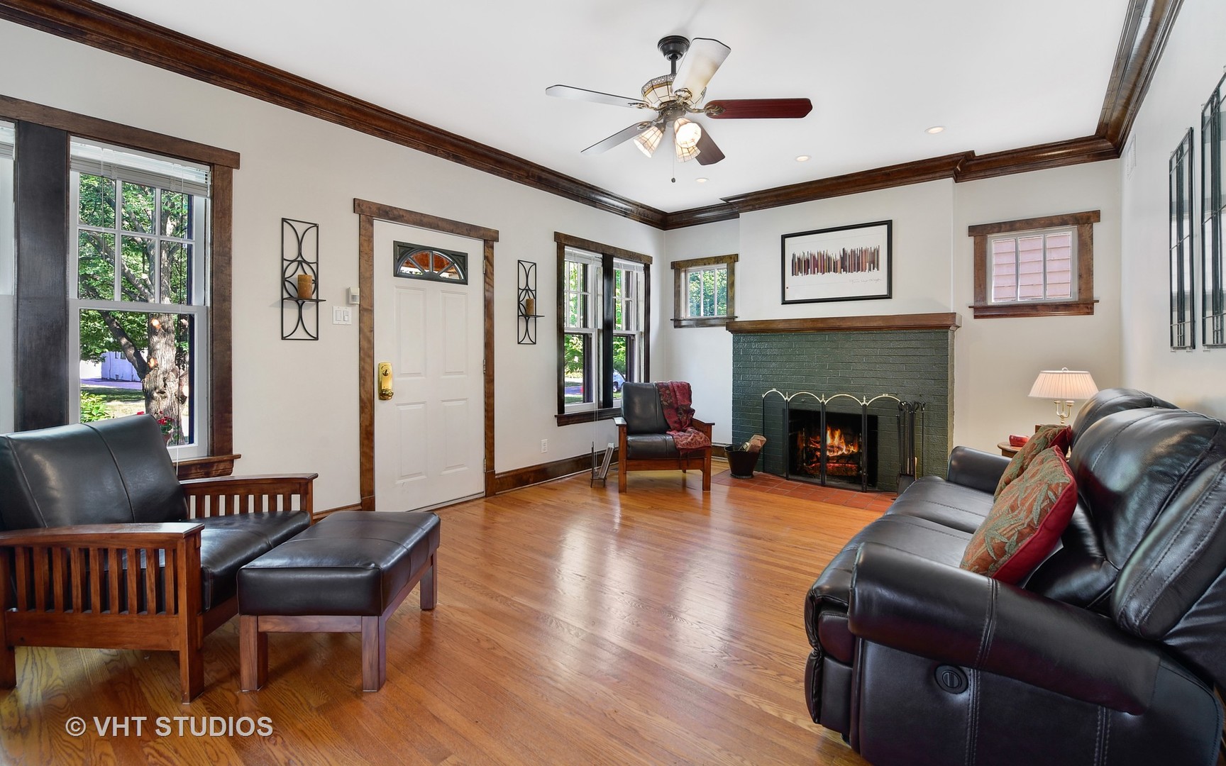 278 Northwood Road Riverside, IL 60546 - Photo 3 of 40