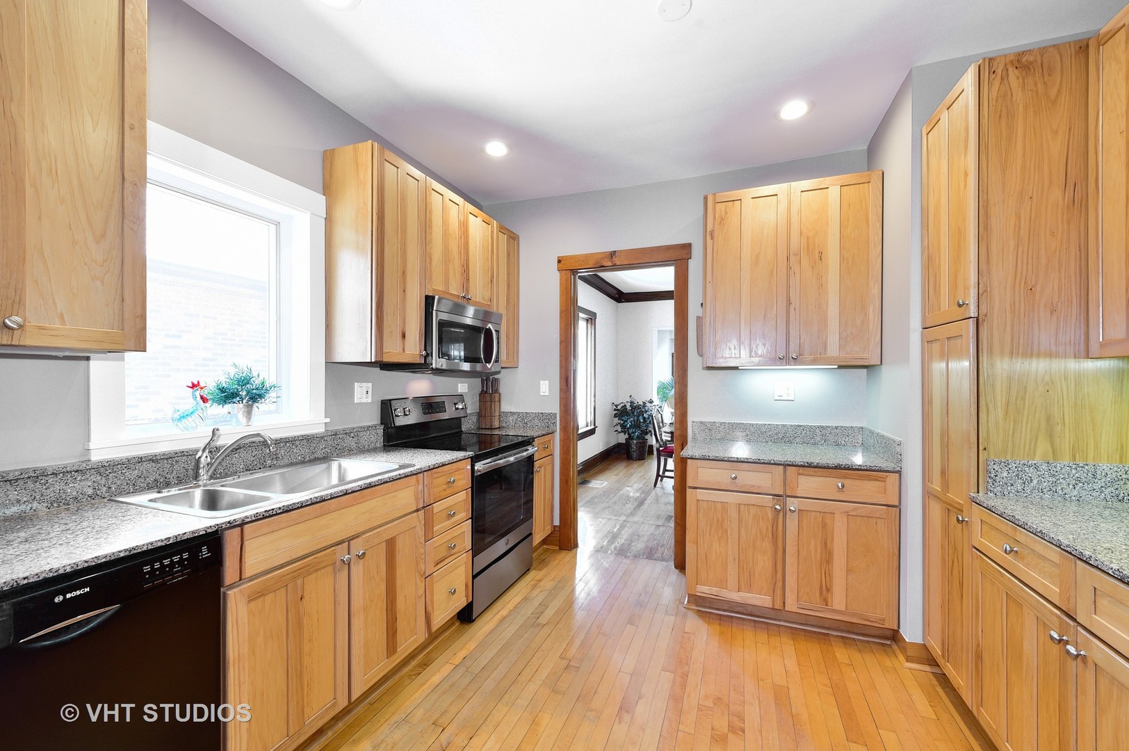 278 Northwood Road Riverside, IL 60546 - Photo 6 of 40