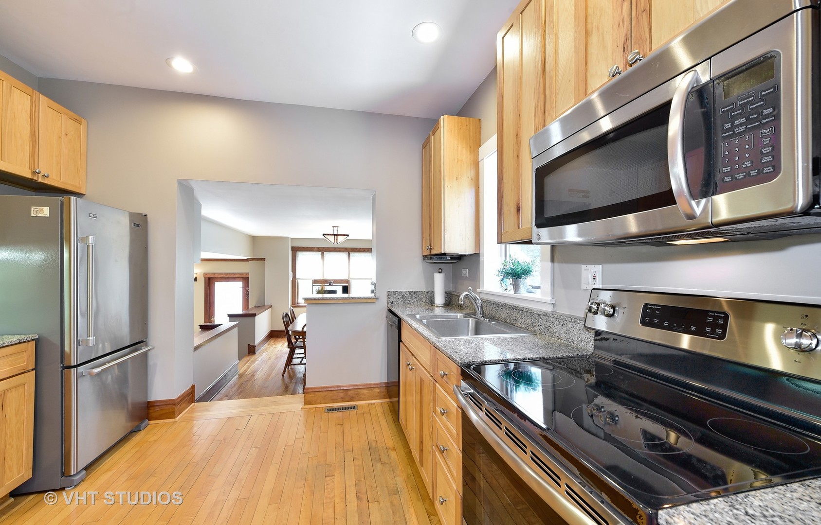 278 Northwood Road Riverside, IL 60546 - Photo 7 of 40