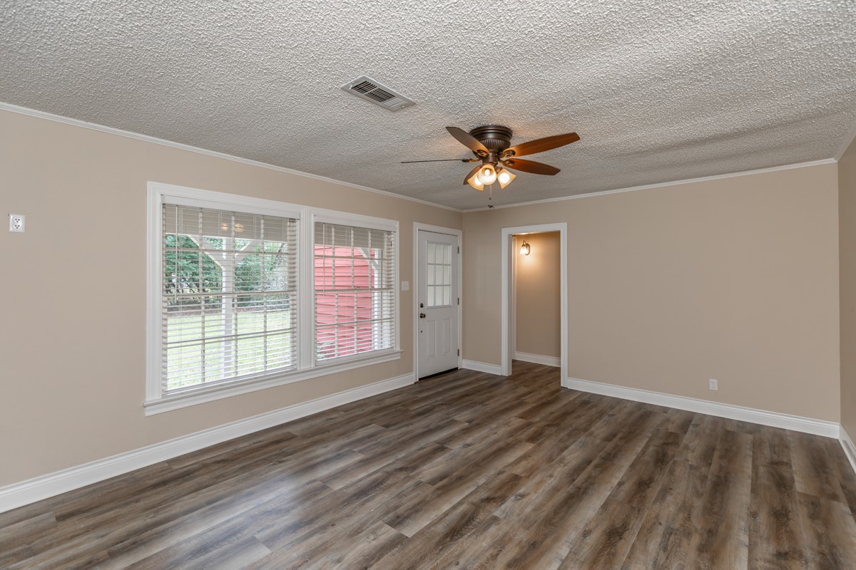 4205 North Tram Road Vidor, TX 77662 - Photo 6 of 32