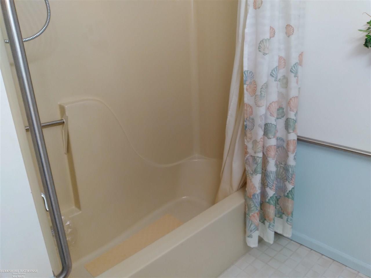 21710 Chester Road Ray, MI 48096 - Photo 20 of 25 50064721-19.JPG